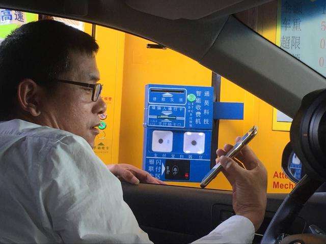 高速公路专用的远距离二维码读取器使用场景 高速公路专用的远距离二维码读取器使用场景