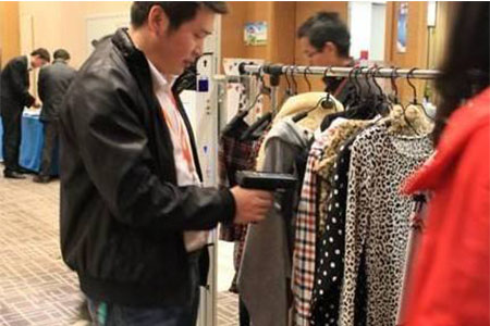 条码扫描头嵌入手持设备，高效应对商品条码扫描