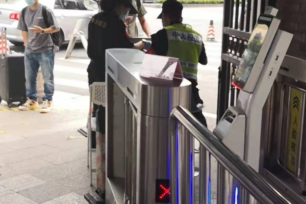 人脸识别、健康码核验|人脸测温健康码一体机筑牢疫情防控的“前沿关卡” 人脸识别、健康码核验|人脸测温健康码一体机筑牢疫情防控的“前沿关卡”