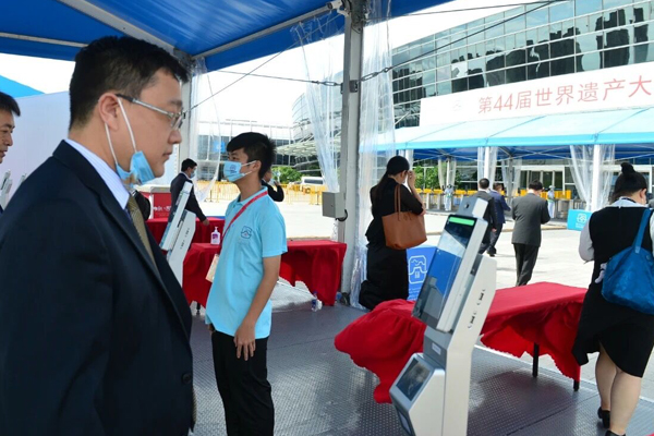 新兴的健康码防疫核验技术结合测温人脸识别设备，引领防疫应用新趋势