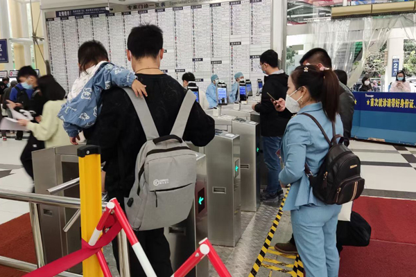 扫描陕西省健康码和身份证核验，就用远景达健康码核验终端