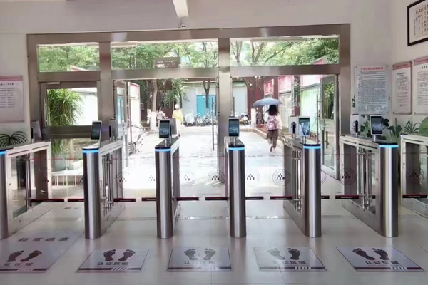 人脸识别门禁怎样用？智能人脸识别门禁系统解决方案